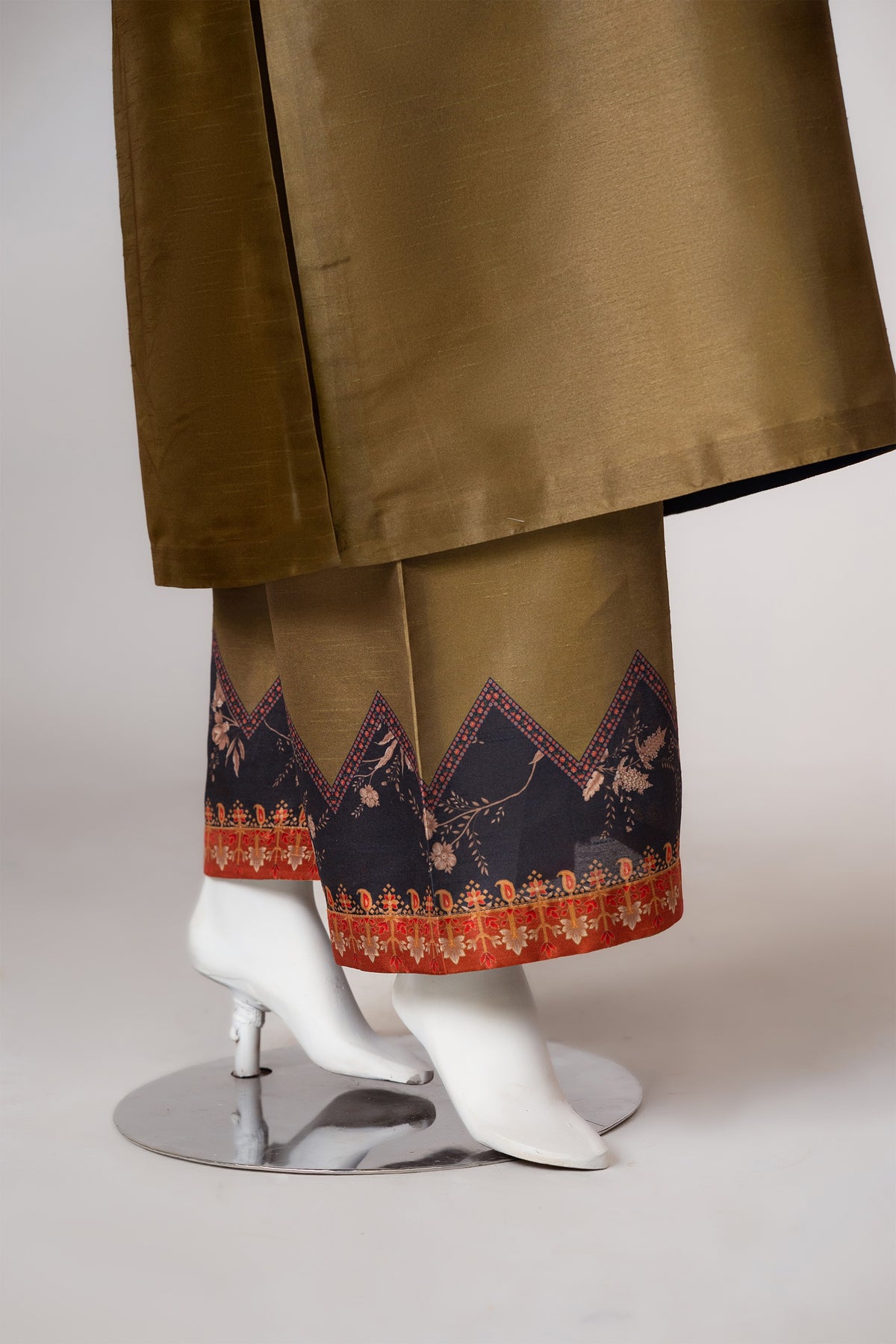 2 piece - Nia Silk.
